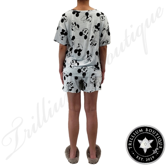 Disney 2-piece Mickey & Friends Pajama Short Set - Picture 12 of 14